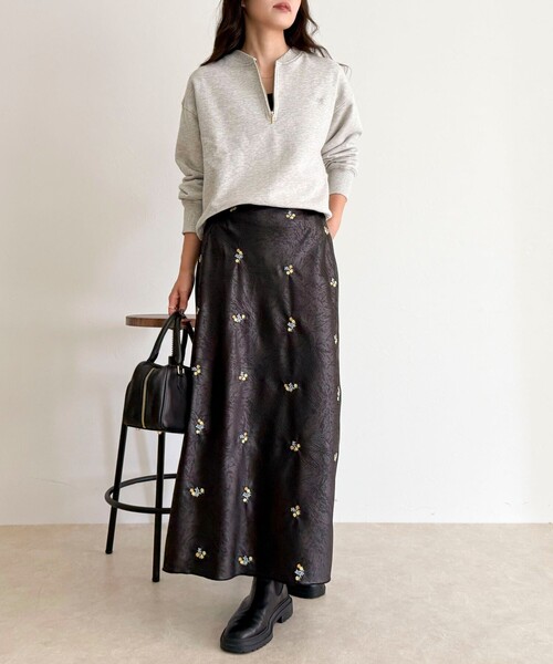 fredy emue（フレディエミュ）の「サテンフラワー刺繍スカート（スカート・レディース・グレー系その他/ブラック系その他・36/38）」の9枚目の写真