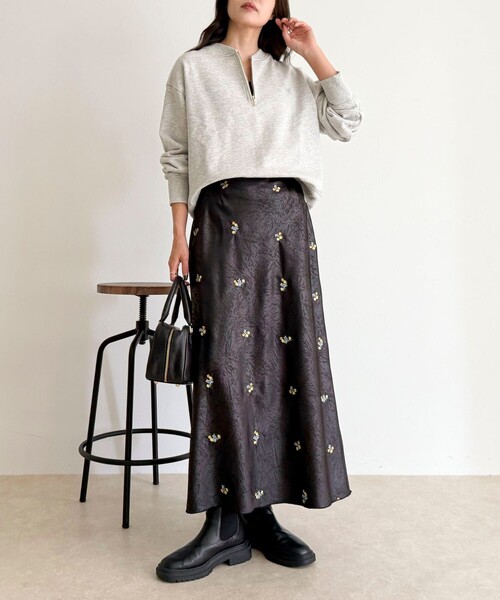 fredy emue（フレディエミュ）の「サテンフラワー刺繍スカート（スカート・レディース・グレー系その他/ブラック系その他・36/38）」の10枚目の写真