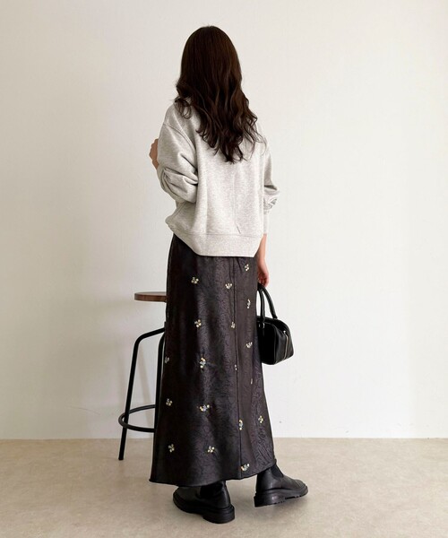 fredy emue（フレディエミュ）の「サテンフラワー刺繍スカート（スカート・レディース・グレー系その他/ブラック系その他・36/38）」の11枚目の写真