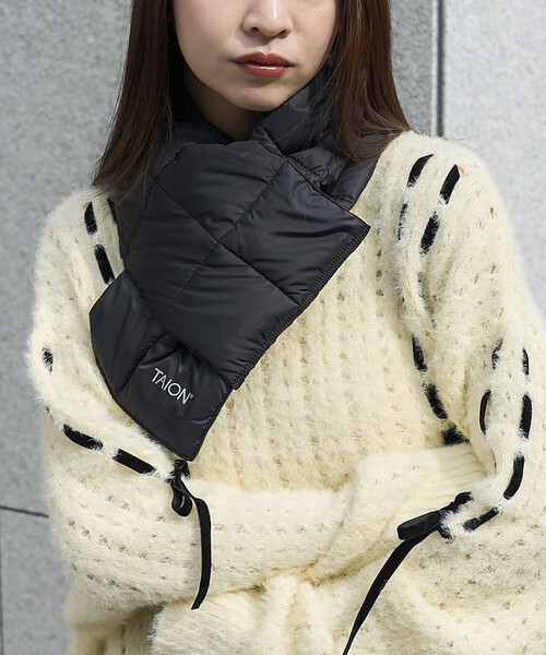 PUBLUX(パブリュクス)の「TAION/タイオン BASIC DOWN SCARF 限定展開/ベーシック ダウン スカーフ マフラー(マフラー・レディース・オフホワイト/ブラック・ONE SIZE)」の5枚目の写真