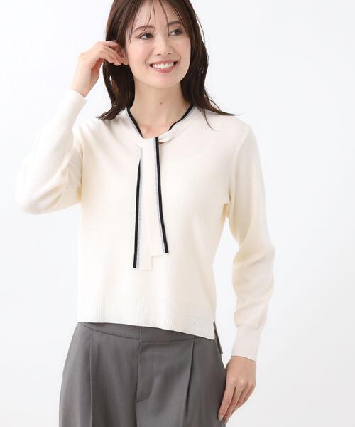 セール】【秋映え／なめらかな着心地】バイカラーボウタイ付きニット