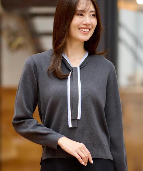 Reflect（リフレクト）の「【秋映え／なめらかな着心地】バイカラーボウタイ付きニット（ニット/セーター・レディース・グレー系その他5/ホワイト系7/ブルーグリーン/ブラック系4/パープル系1・11/09/07/05/15 /13）」の4枚目の写真