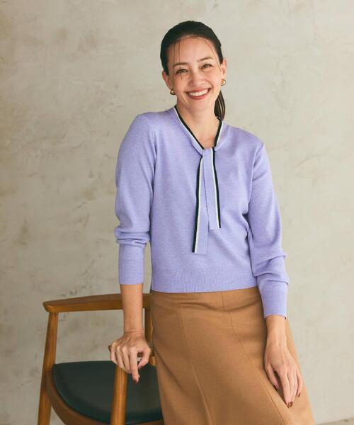 セール】【秋映え／なめらかな着心地】バイカラーボウタイ付きニット