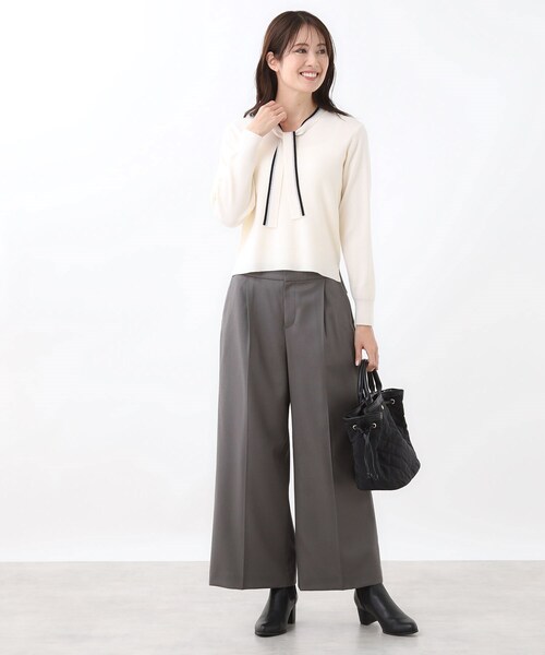 セール】【秋映え／なめらかな着心地】バイカラーボウタイ付きニット