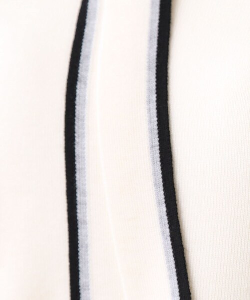 セール】【秋映え／なめらかな着心地】バイカラーボウタイ付きニット