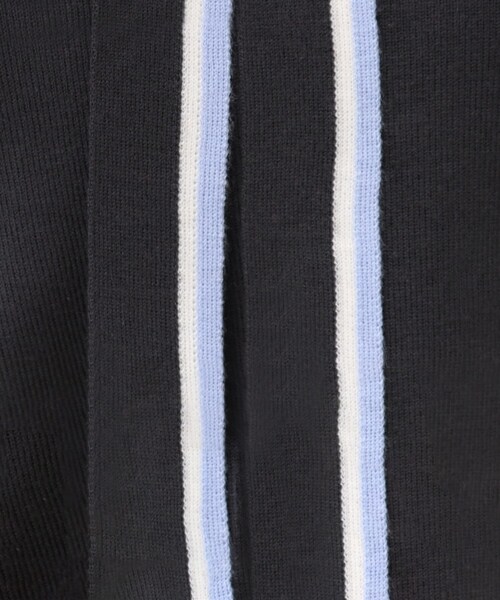 セール】【秋映え／なめらかな着心地】バイカラーボウタイ付きニット