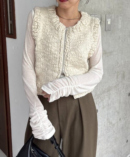 CAPRICIEUX LE'MAGE（カプリシューレマージュ）の「ハンドニットベスト（ニット/セーター・レディース・ブラック/ブラウン/ホワイト系その他・FREE）」の4枚目の写真