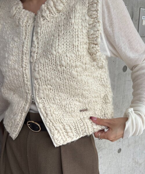 CAPRICIEUX LE'MAGE（カプリシューレマージュ）の「ハンドニットベスト（ニット/セーター・レディース・ブラック/ブラウン/ホワイト系その他・FREE）」の5枚目の写真