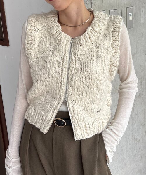 CAPRICIEUX LE'MAGE（カプリシューレマージュ）の「ハンドニットベスト（ニット/セーター・レディース・ブラック/ブラウン/ホワイト系その他・FREE）」の7枚目の写真