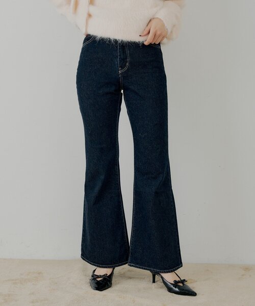 パッチ付きフレアデニム（デニムパンツ）｜Chico（チコ）の