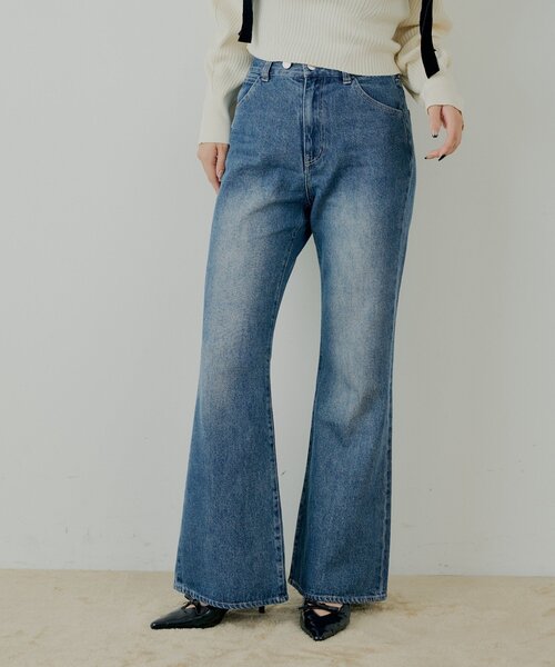 Chico（チコ）の「パッチ付きフレアデニム（デニムパンツ・レディース・ブラウン/ブルー/ネイビー/ブルー系その他3・SMALL/MEDIUM）」の9枚目の写真