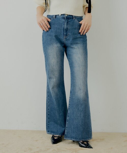 パッチ付きフレアデニム（デニムパンツ）｜Chico（チコ）の