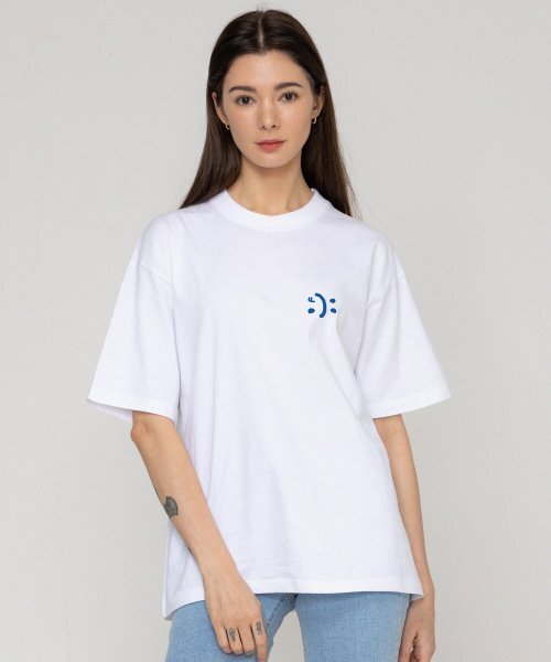 GRAVER（グレーバー）の「[UNISEX]スモールダブルドローイングスマイル半袖_ホワイト（Tシャツ/カットソー・レディース・その他・SMALL/MEDIUM/LARGE/X-LARGE）」の2枚目の写真