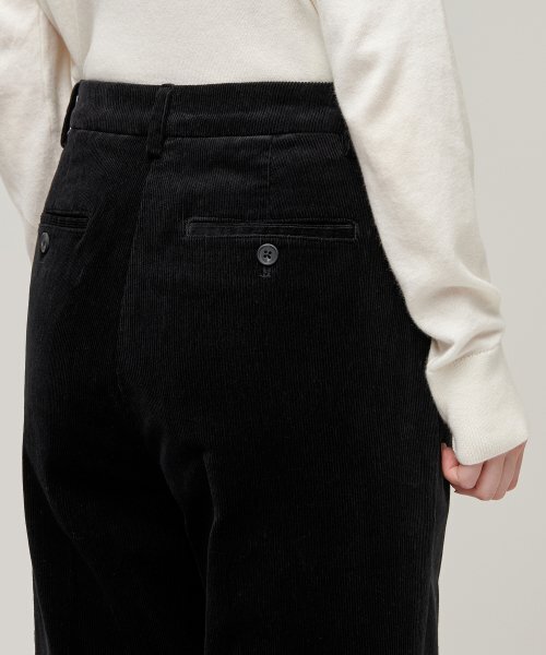 MUSINSA STANDARD WOMAN（ムシンサスタンダードウーマン）の「ウィメンズテーパードコーデュロイパンツ[ブラック]（その他パンツ・レディース・その他・30/24/25/26/27/28/29）」の5枚目の写真