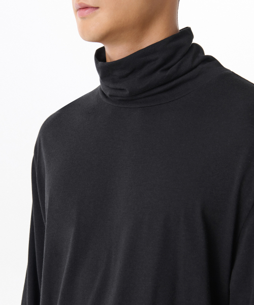 MUSINSA STANDARD（ムシンサスタンダード）の「CR タートルネック長袖Tシャツ[ブラック]（Tシャツ/カットソー・メンズ・その他・SMALL/MEDIUM/LARGE/X-LARGE/XX-LARGE/XXX-LARGE）」の3枚目の写真