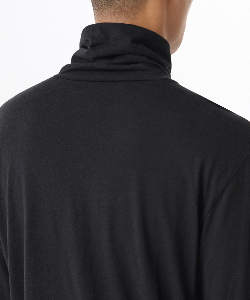 MUSINSA STANDARD（ムシンサスタンダード）の「CR タートルネック長袖Tシャツ[ブラック]（Tシャツ/カットソー・メンズ・その他・SMALL/MEDIUM/LARGE/X-LARGE/XX-LARGE/XXX-LARGE）」の4枚目の写真