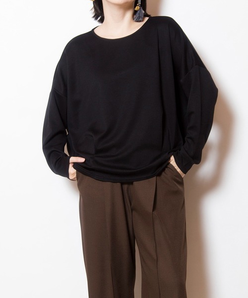 OSMOSIS(オズモーシス)の「バックコクーンプルオーバー(Tシャツ/カットソー・レディース・ブルー/ブラック/アイボリー・ONE SIZE)」の2枚目の写真