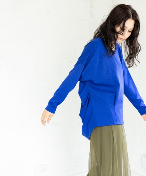 OSMOSIS(オズモーシス)の「バックコクーンプルオーバー(Tシャツ/カットソー・レディース・ブルー/ブラック/アイボリー・ONE SIZE)」の8枚目の写真