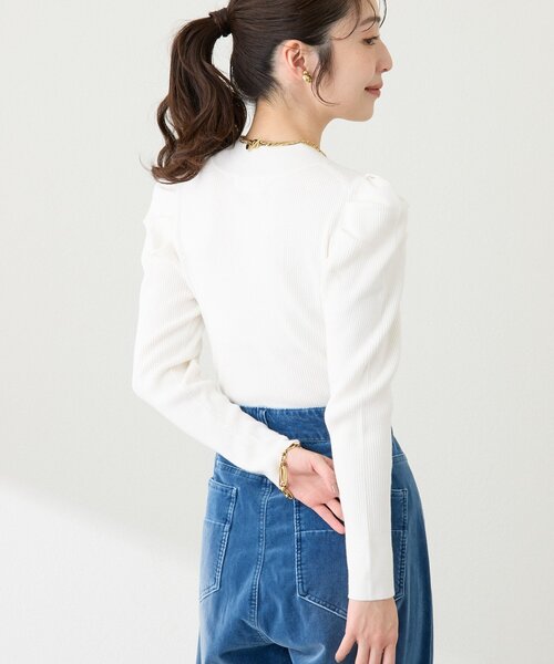 La boutique BonBon（ラブティックボンボン）の「【春まで使える！】アンゴラタッチパワショルリブニット（ニット/セーター・レディース・ブラック/サックスブルー/ピンク/ホワイト・FREE）」の17枚目の写真