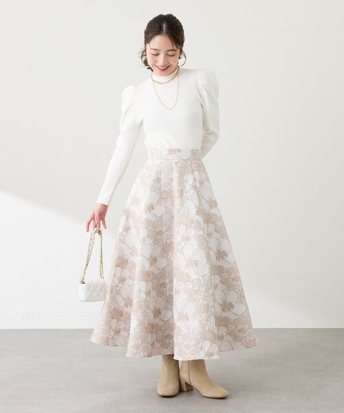 La boutique BonBon（ラブティックボンボン）の「【春まで使える！】アンゴラタッチパワショルリブニット（ニット/セーター・レディース・ブラック/サックスブルー/ピンク/ホワイト・FREE）」の7枚目の写真