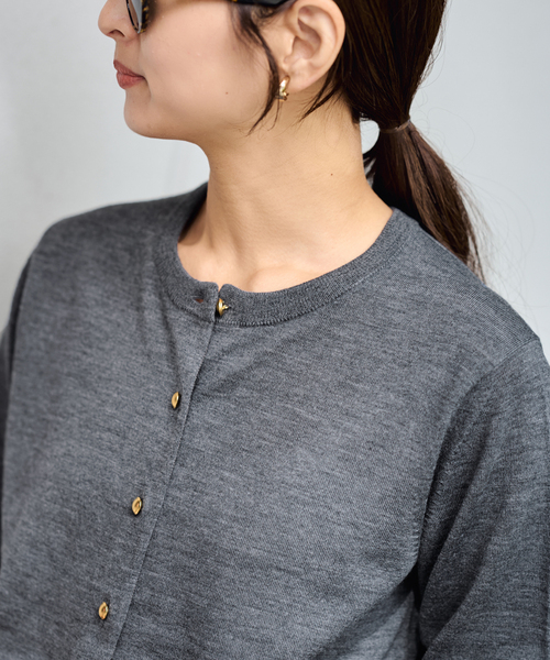 FRAMeWORK（フレームワーク）の「≪追加≫イタリアヤーン basic クルーカーディガン 2（カーディガン/ボレロ・レディース・ネイビー/ブルー/チャコールグレー/ホワイト・FREE）」の21枚目の写真