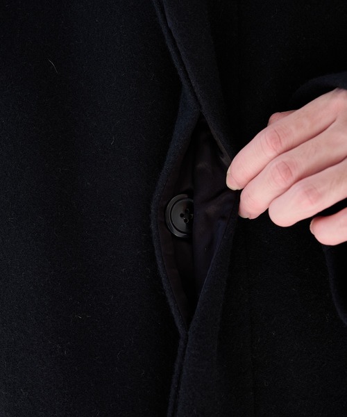 markaware（マーカウェア）の「【marka/markaware】別注 RAGLAN SLEEVE COAT（ダウンジャケット/コート・メンズ・グレー/ブラック・2/1）」の6枚目の写真