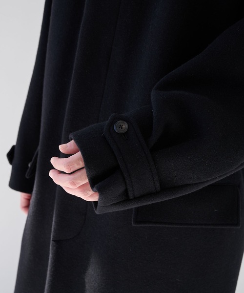 markaware（マーカウェア）の「【marka/markaware】別注 RAGLAN SLEEVE COAT（ダウンジャケット/コート・メンズ・グレー/ブラック・2/1）」の8枚目の写真