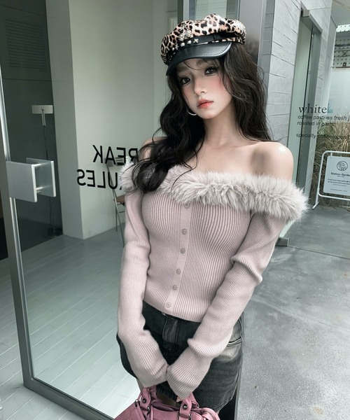 VEILA（ヴェイラ）の「ファーオフショルダーリブニットトップス（ニット/セーター・レディース・グレー・フリー）」の15枚目の写真