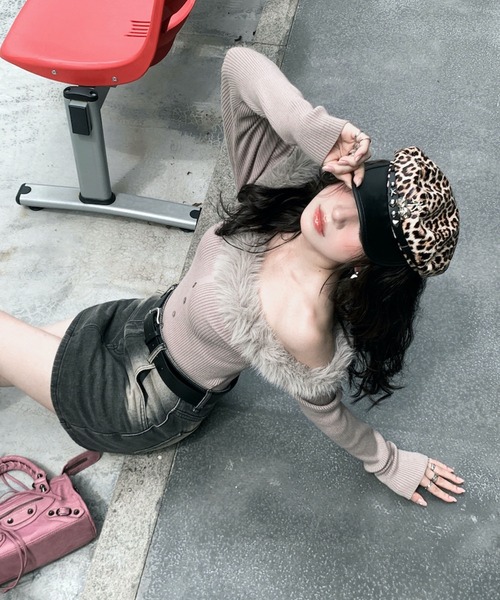 VEILA（ヴェイラ）の「ファーオフショルダーリブニットトップス（ニット/セーター・レディース・グレー・フリー）」の18枚目の写真