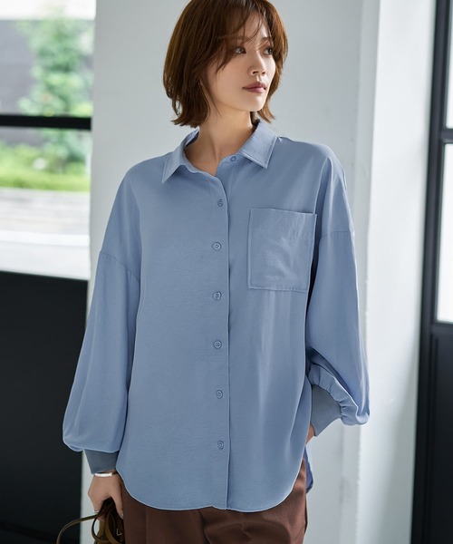 STYLE DELI(スタイルデリ)の「シワFREEスルスル袖リブシャツ(シャツ/ブラウス・レディース・オフホワイト/ライトブルー/ブラウン・FREE)」の1枚目の写真