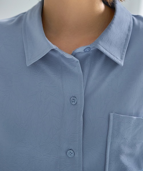 STYLE DELI(スタイルデリ)の「シワFREEスルスル袖リブシャツ(シャツ/ブラウス・レディース・オフホワイト/ライトブルー/ブラウン・FREE)」の6枚目の写真