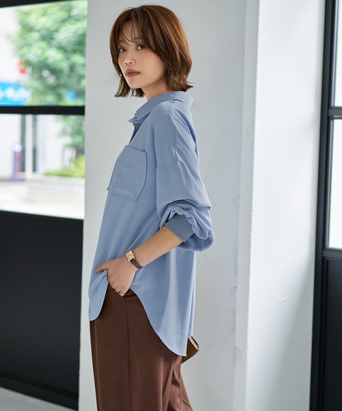 STYLE DELI(スタイルデリ)の「シワFREEスルスル袖リブシャツ(シャツ/ブラウス・レディース・オフホワイト/ライトブルー/ブラウン・FREE)」の8枚目の写真