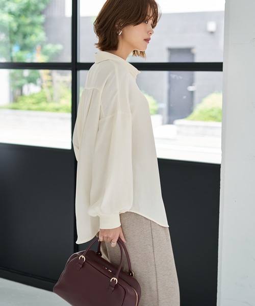 STYLE DELI(スタイルデリ)の「シワFREEスルスル袖リブシャツ(シャツ/ブラウス・レディース・オフホワイト/ライトブルー/ブラウン・FREE)」の17枚目の写真