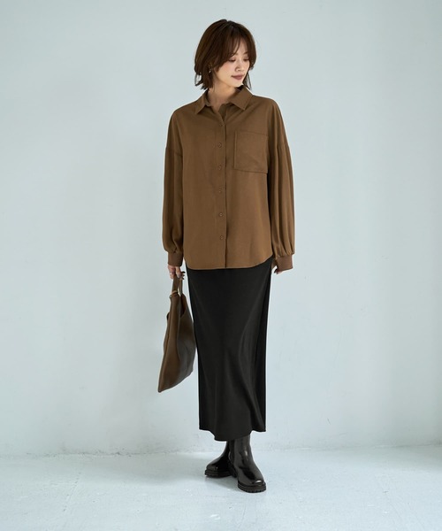 STYLE DELI(スタイルデリ)の「シワFREEスルスル袖リブシャツ(シャツ/ブラウス・レディース・オフホワイト/ライトブルー/ブラウン・FREE)」の19枚目の写真