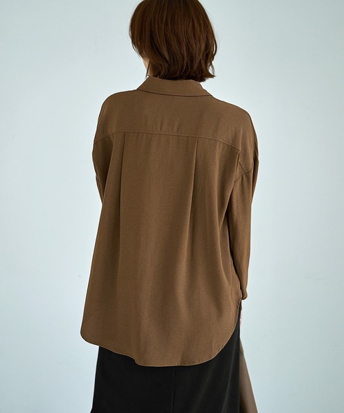 STYLE DELI(スタイルデリ)の「シワFREEスルスル袖リブシャツ(シャツ/ブラウス・レディース・オフホワイト/ライトブルー/ブラウン・FREE)」の22枚目の写真