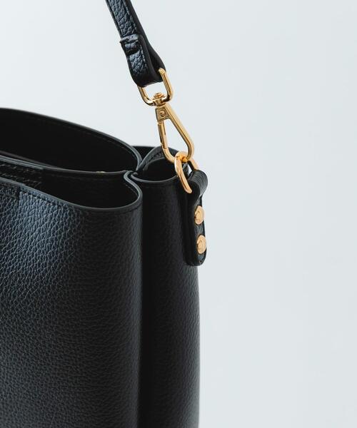 RODE SKO（ロデスコ）の「フロントポケットタテナガショルダーバッグ（ショルダーバッグ・レディース・ブラック/ベージュ/ホワイト/グレー・ONE）」の12枚目の写真