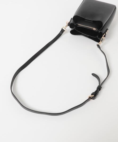 RODE SKO（ロデスコ）の「フロントポケットタテナガショルダーバッグ（ショルダーバッグ・レディース・ブラック/ベージュ/ホワイト/グレー・ONE）」の18枚目の写真