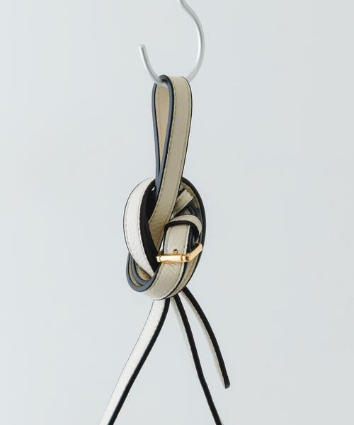 RODE SKO（ロデスコ）の「フロントポケットタテナガショルダーバッグ（ショルダーバッグ・レディース・ブラック/ベージュ/ホワイト・ONE）」の10枚目の写真