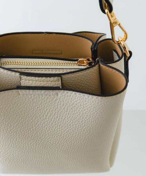 RODE SKO（ロデスコ）の「フロントポケットタテナガショルダーバッグ（ショルダーバッグ・レディース・ブラック/ベージュ/ホワイト・ONE）」の6枚目の写真