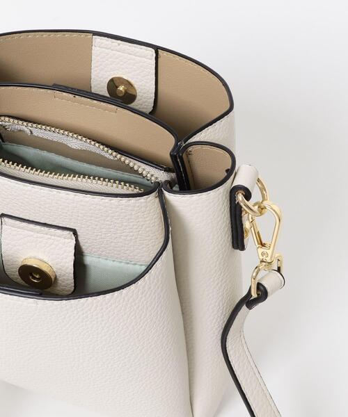 RODE SKO（ロデスコ）の「フロントポケットタテナガショルダーバッグ（ショルダーバッグ・レディース・ブラック/ベージュ/ホワイト・ONE）」の4枚目の写真