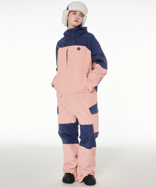 DOLL OUTERWEAR(ドラ アウターウェア)の「2425 リブレ ボードウェア ジャンプスーツ ピンク 男女共用(つなぎ/オールインワン・レディース・その他・MEDIUM/LARGE/X-LARGE/X-SMALL/SMALL)」の2枚目の写真