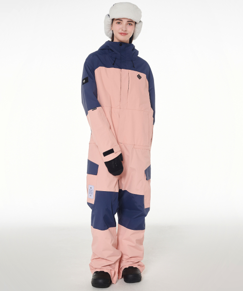 DOLL OUTERWEAR(ドラ アウターウェア)の「2425 リブレ ボードウェア ジャンプスーツ ピンク 男女共用(つなぎ/オールインワン・レディース・その他・MEDIUM/LARGE/X-LARGE/X-SMALL/SMALL)」の3枚目の写真
