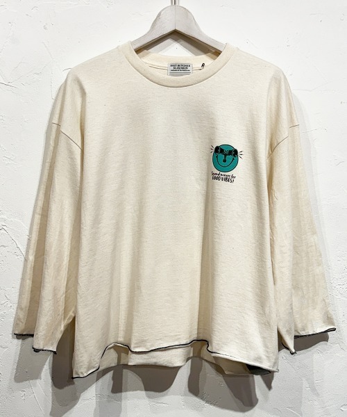 DIET BUTCHER SLIM SKIN(ダイエットブッチャースリムスキン)の「DIET BUTCHER SLIM SKIN / SINE WAVE LS / ダイエットブッチャースリムスキン(Tシャツ/カットソー・メンズ・チャコールグレー/ナチュラル/パープル/ライトピンク/オレンジ/グリーン・FREE)」の2枚目の写真
