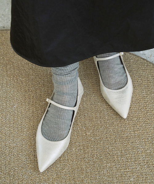 LE TALON（ルタロン）の「《追加》ポインテッドワンストラップフラット（その他シューズ・レディース・シルバー/ベージュ/レッド・22.5cm/22cm/21.5/26cm/25.5cm/25cm/24.5cm/24cm/23.5cm/23cm）」の3枚目の写真