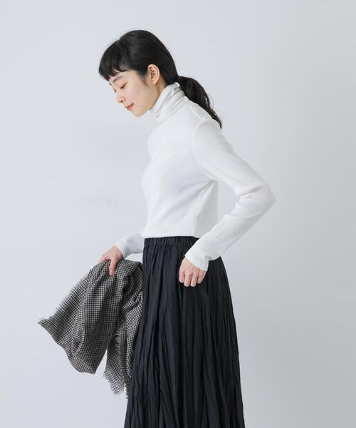 かぐれ（カグレ）の「コットンウールテレコタートルカットソー（Tシャツ/カットソー・レディース・ブラック/オフホワイト・FREE）」の4枚目の写真