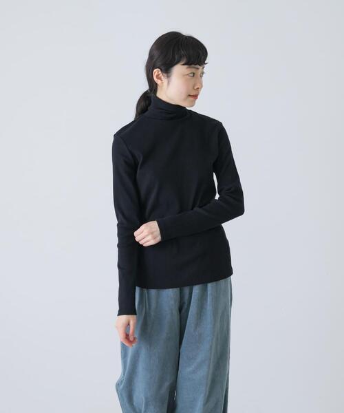 かぐれ（カグレ）の「コットンウールテレコタートルカットソー（Tシャツ/カットソー・レディース・ブラック/オフホワイト・FREE）」の12枚目の写真