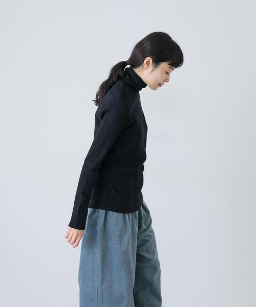 かぐれ（カグレ）の「コットンウールテレコタートルカットソー（Tシャツ/カットソー・レディース・ブラック/オフホワイト・FREE）」の13枚目の写真