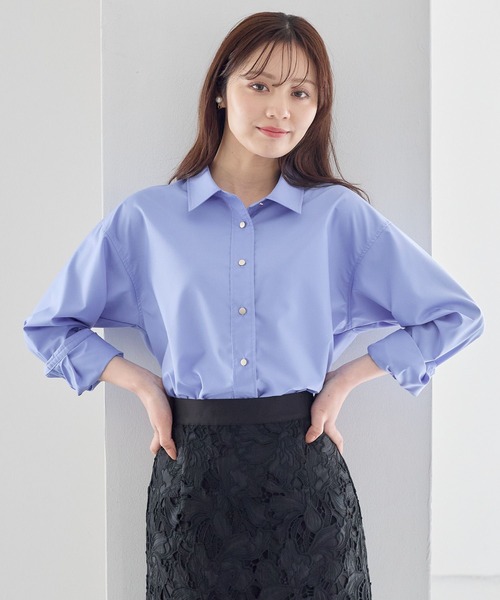 Andemiu（アンデミュウ）の「【イージーケア】キンボタンシャツ642984（シャツ/ブラウス・レディース・オフホワイト/ブルー/ラベンダー・FREE）」の3枚目の写真