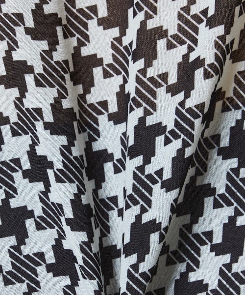 DOUBLE STANDARD CLOTHING（ダブルスタンダードクロージング）の「幾何学柄 シフォンオープンカラーシャツ（シャツ/ブラウス・レディース・ホワイト×ブラック・38/36）」の11枚目の写真