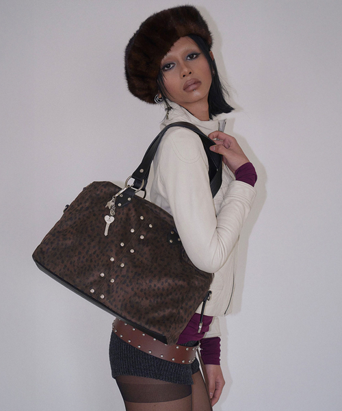 SAND MUSEUM（サンドミュージアム）の「MAGAZINE BAG [Leopard Brown]（ショルダーバッグ・レディース・その他・FREE）」の3枚目の写真